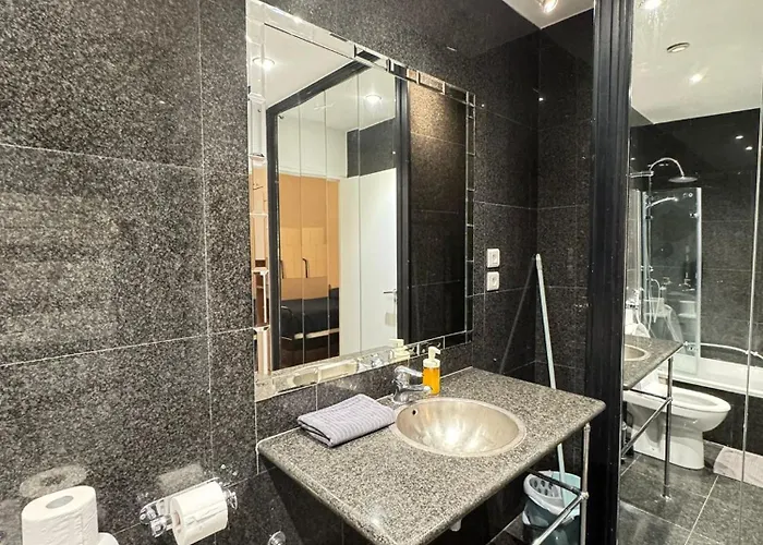 2 Bedroom Apartment-8p-madeleine With Netflix