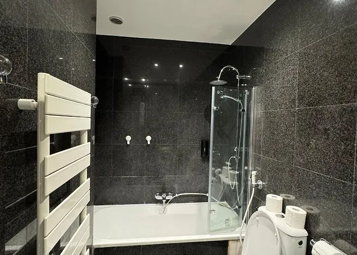 2 Bedroom Apartment-8p-madeleine With Netflix 아파트 *